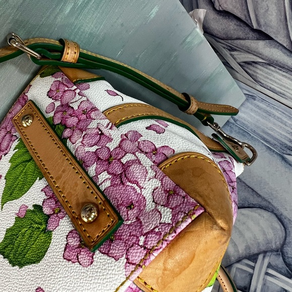 Dooney and Bourke Gorgeous Convertible Bag With Lavender Hydrangea Flowers - Picture 9 of 14